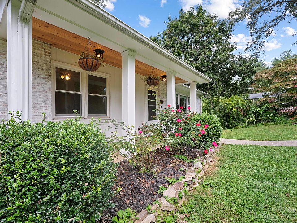 1st image of 206 Arthur Ln