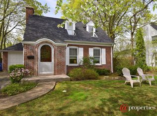 358 Flora Pl, Highland Park, IL 60035