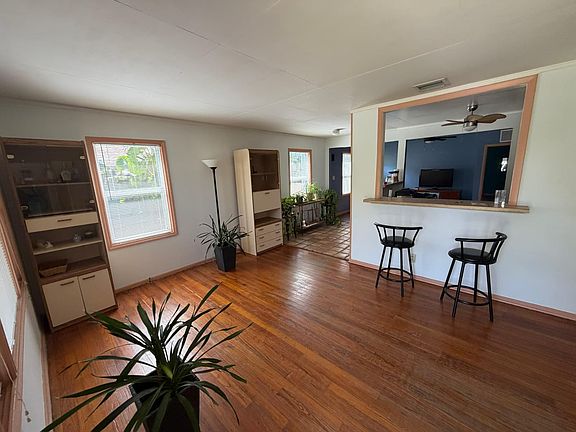 2nd image of 1007 Avon Rd