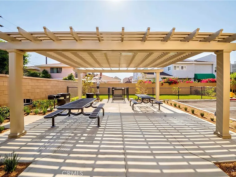 11502 Artesia — Photo 30