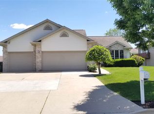 3273 Bookham Dr, Sun Prairie, WI 53590