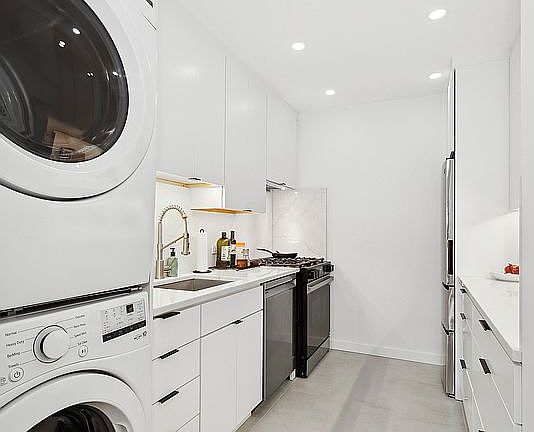 2nd image of 319 E 105th St APT 4D