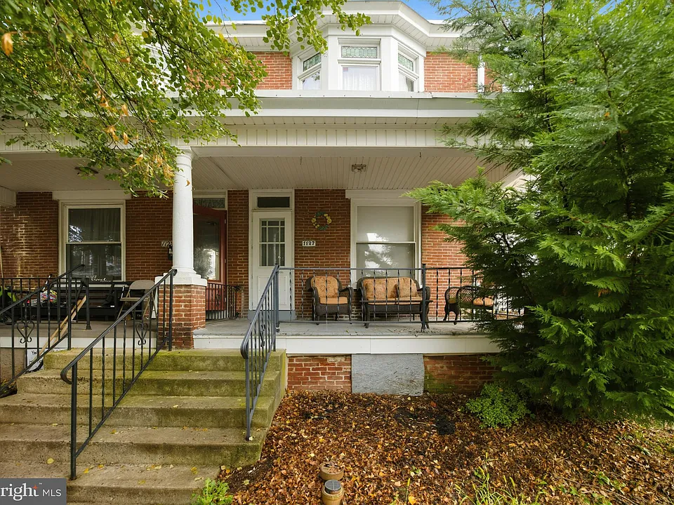 1127 Queen St #2