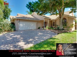 1041 Live Oak Ave NE, Saint Petersburg, FL 33703