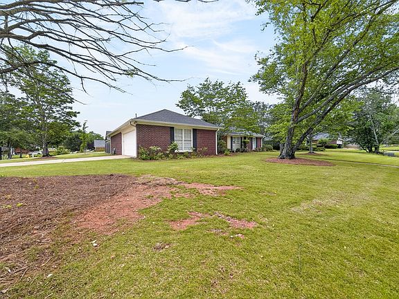 3rd image of 8101 Wood Fern Dr