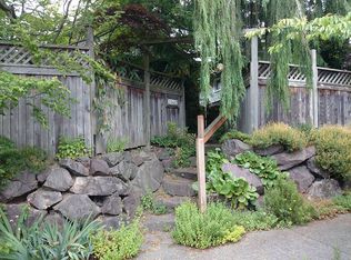 1902 N 46th St, Seattle, WA 98103