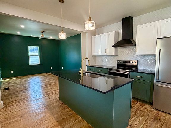 4th image of 406 E Vine St