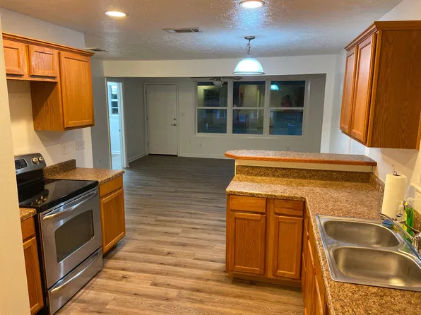 203 Benita Dr, Marshall, TX 75672