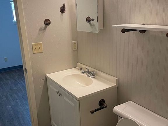 3rd image of 1107 Pekin Ave #B
