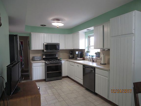 3rd image of 8153 N Olcott Ave