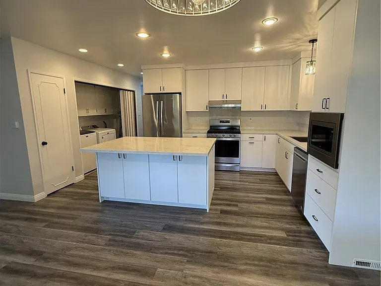 4645 Chicago Ave — Photo 18