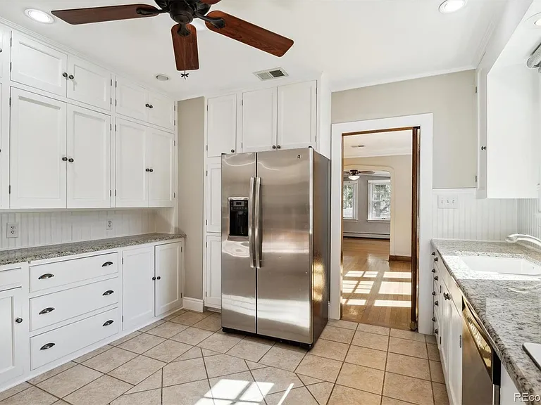 2327 S Columbine St — Photo 9