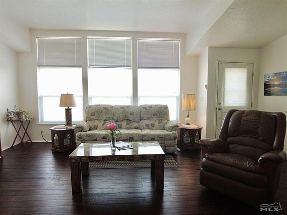 2nd image of 5825 Pelican Ln