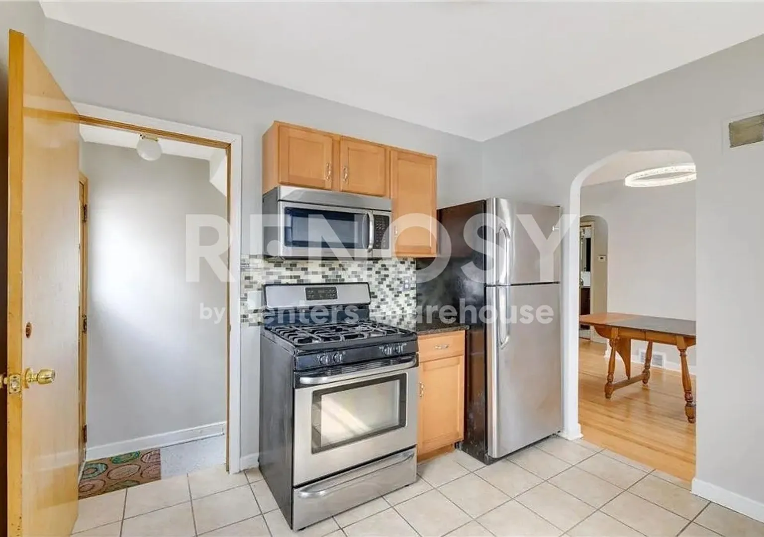Available Now 3 Bedroom 1 Bath Single Family Home in Minneapolis — Photo 3