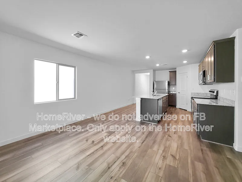 4 bed, 2.0 bath, 1793 sqft, $1,995 — Photo 4