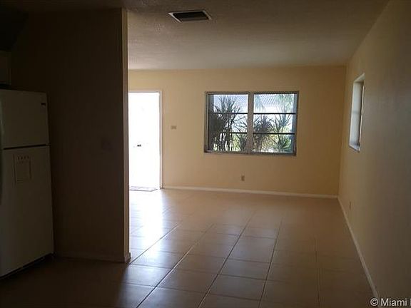 5th image of 5718 NW 86th Ter