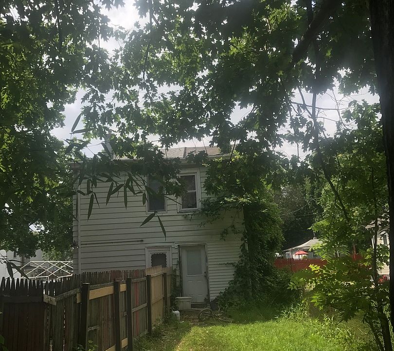 2nd image of 316 Lida St