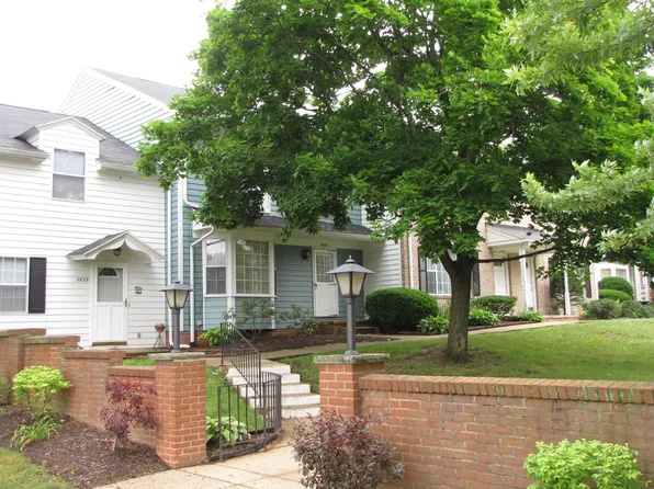 2925 Treeside St NW, Canton, OH 44709