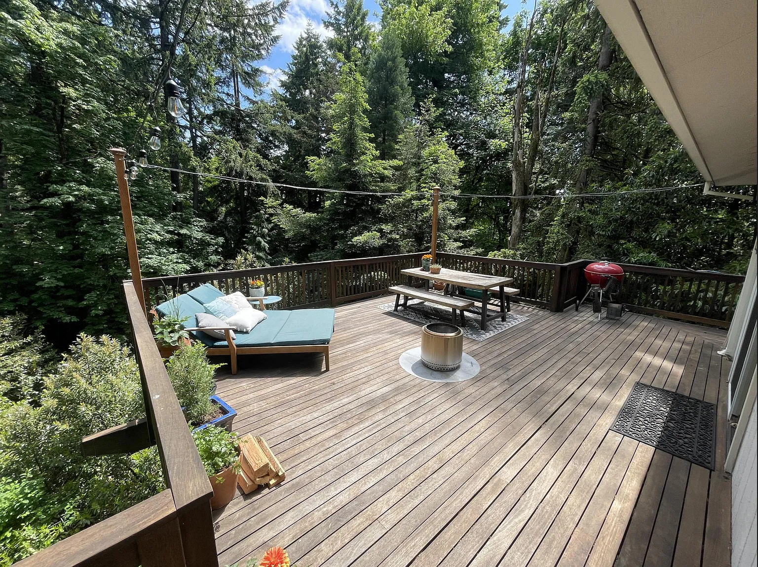 3588 SW Hillside Dr photo 1