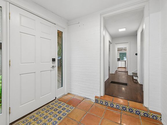 3rd image of 9024 Ewing Ave