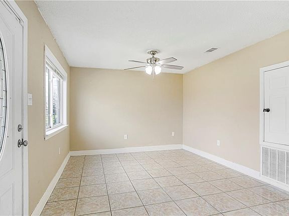 3rd image of 44 Bluebell Ln