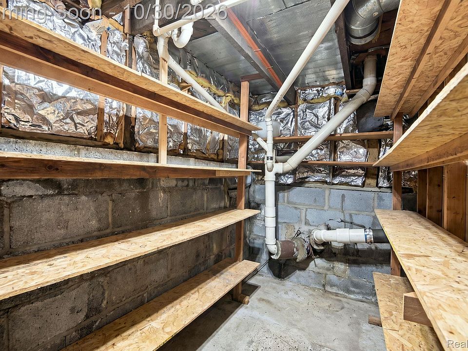 411 Hawthorn Ave, photo 26