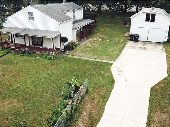 3rd image of 1372 Allendale Ave