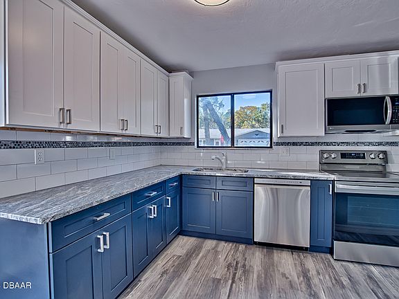 3rd image of 12 Black Jack Cir
