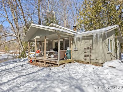 9588 E New River Dr, Howard City, MI, 49329