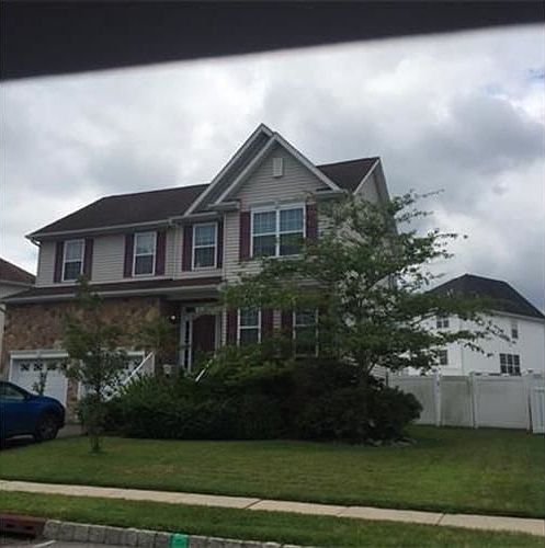 2nd image of 27 Carnation Rd