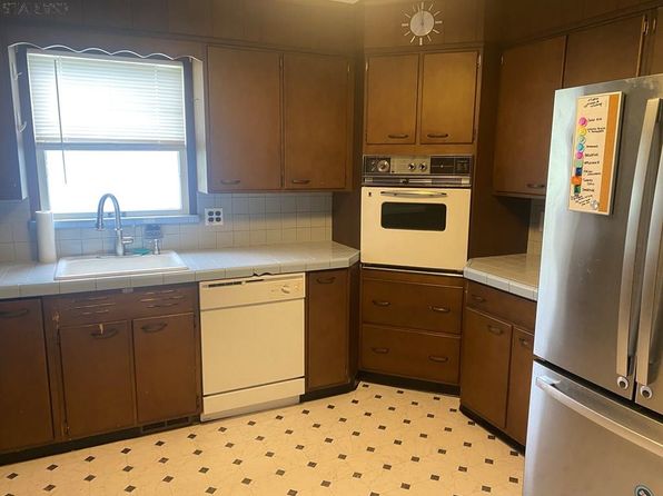 1027 Pomona Dr, Johnstown, PA 15905
