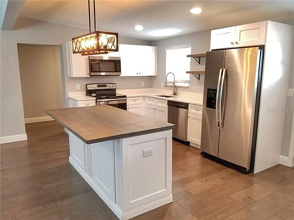 5th image of 4016 W Olive St