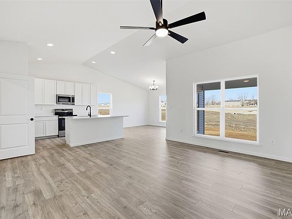 4th image of 18427 Boone Ridge Manor Dr
