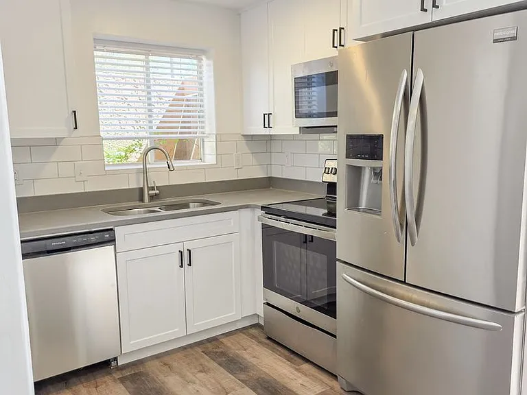 85 Cherry Avenue — Photo 4