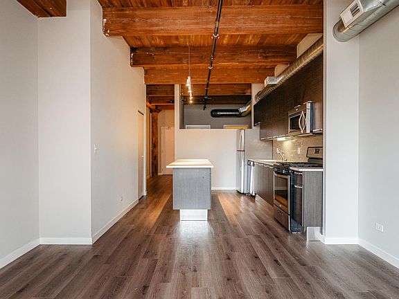4th image of 1323 S Michigan Ave #702