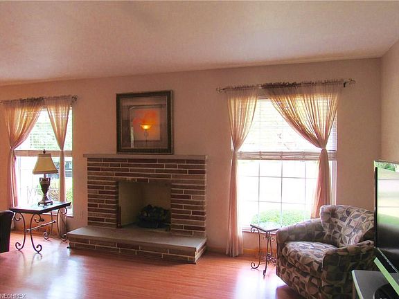 3rd image of 1134 Walton Dr