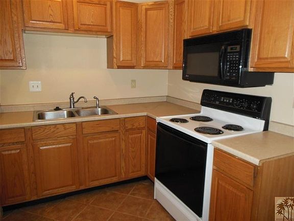 3rd image of 82075 Country Club Dr Unit 23