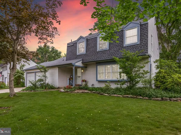 240 Southview Dr, Delran, NJ 08075