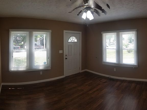 3rd image of 604 Pearl Ave