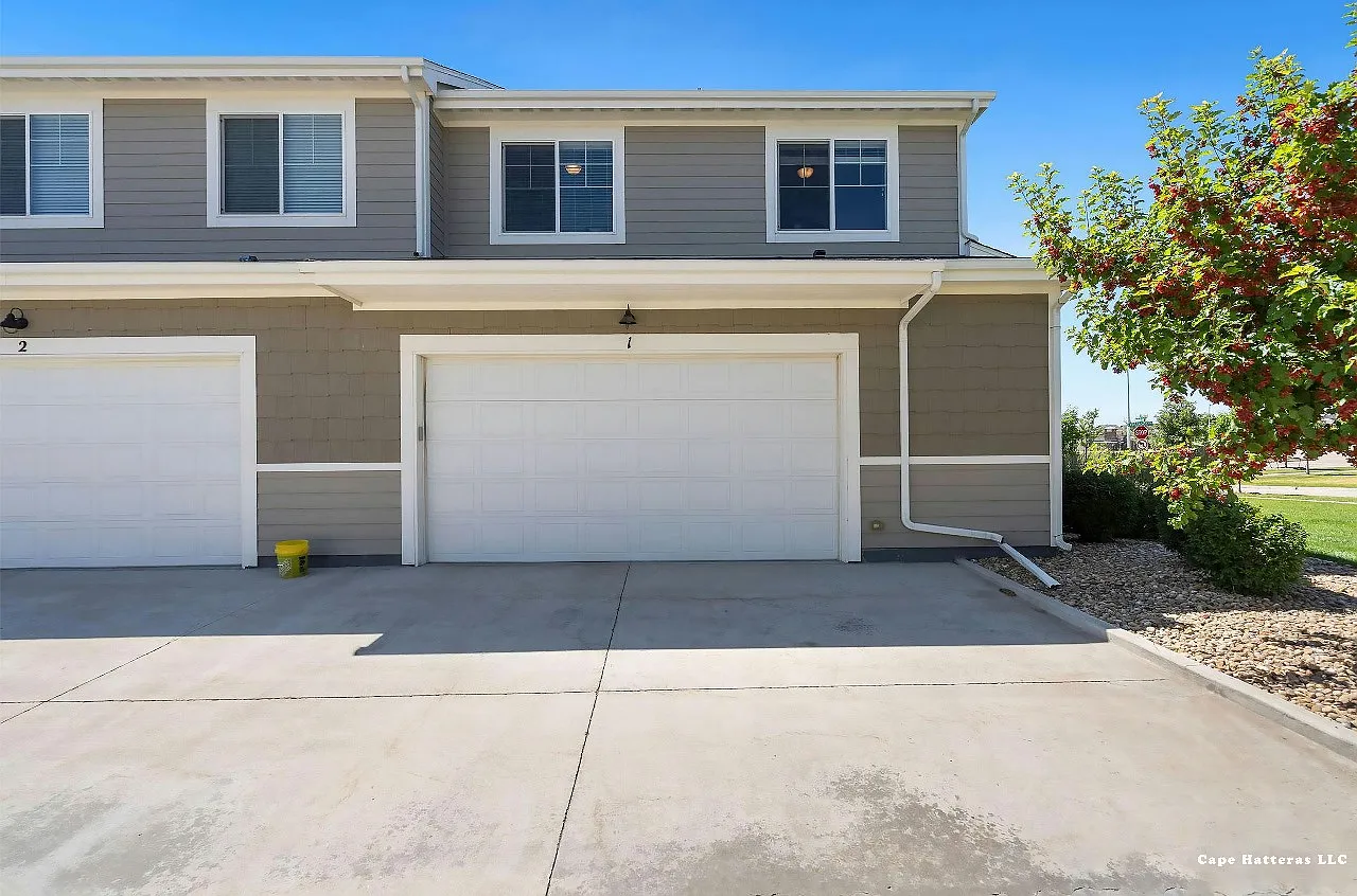 2171 Cape Hatteras Dr — Photo 2