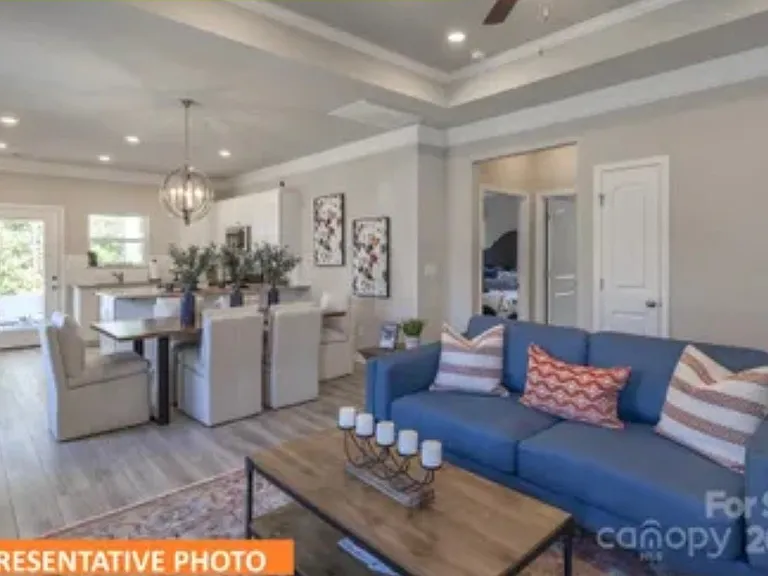1260 Langston Ln — Photo 6
