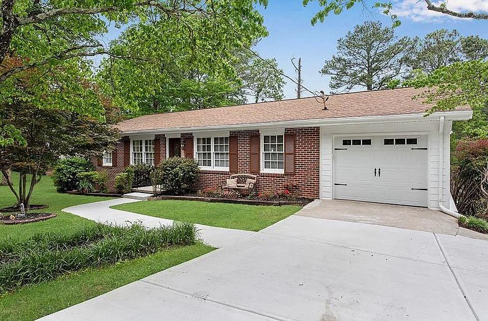1st image of 1109 Azalea Cir