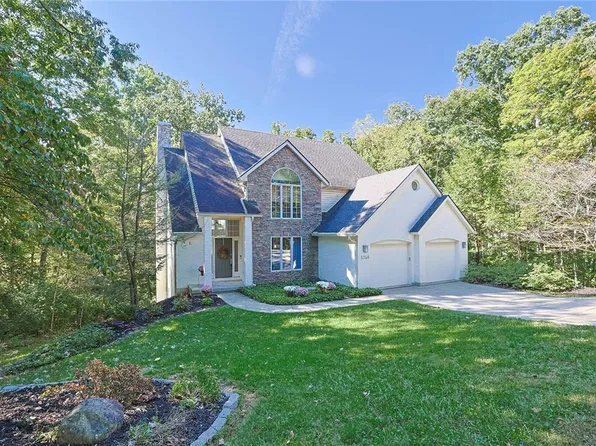 5748 Golf Crest Dr, West Chester, OH 45069