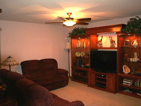 5th image of 6437 Buckthorn Ave