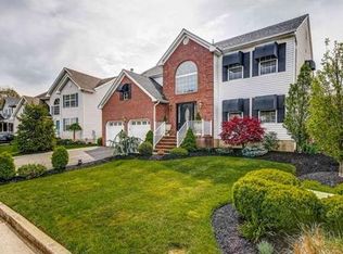 512 Grandview St, Middlesex, NJ 08846