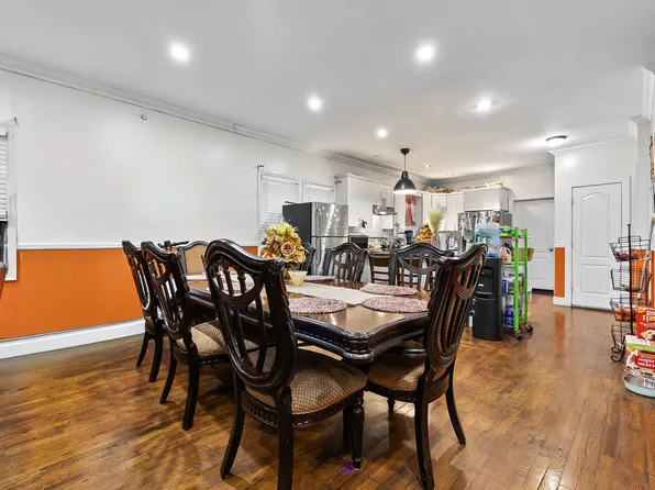 1048 East 94th Street image 5 of 23