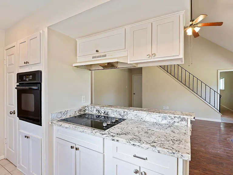 719 Reseda Dr — Photo 10