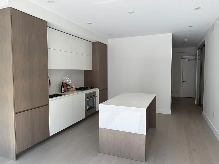 1342 Johnston Rd #207 — Photo 4