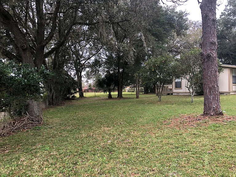 217 Acorn Dr — Photo 31