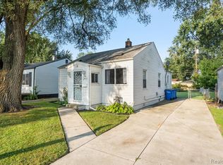 24915 Lauren Ave, Warren, MI 48089